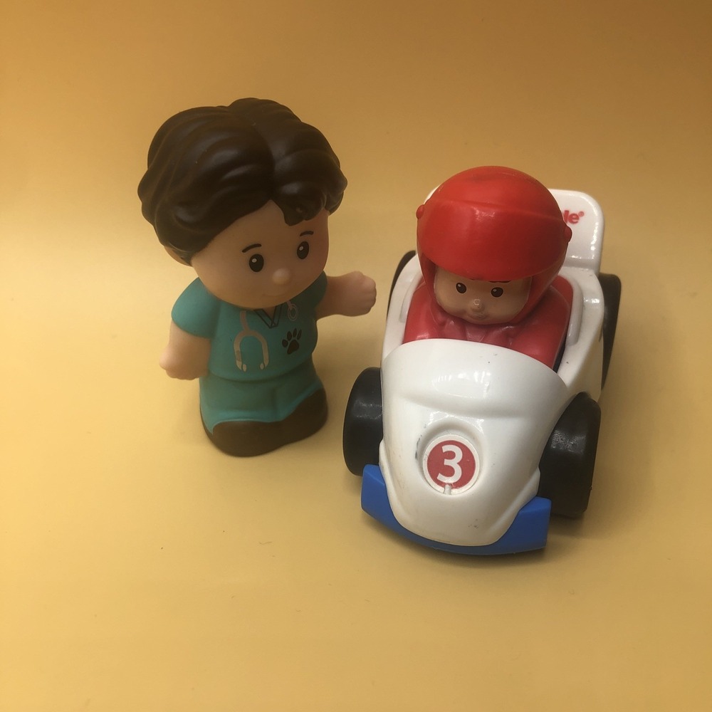 Fisher-Price Mattel Little People Wheelies Race Car 2009 + Animal Vet Boy